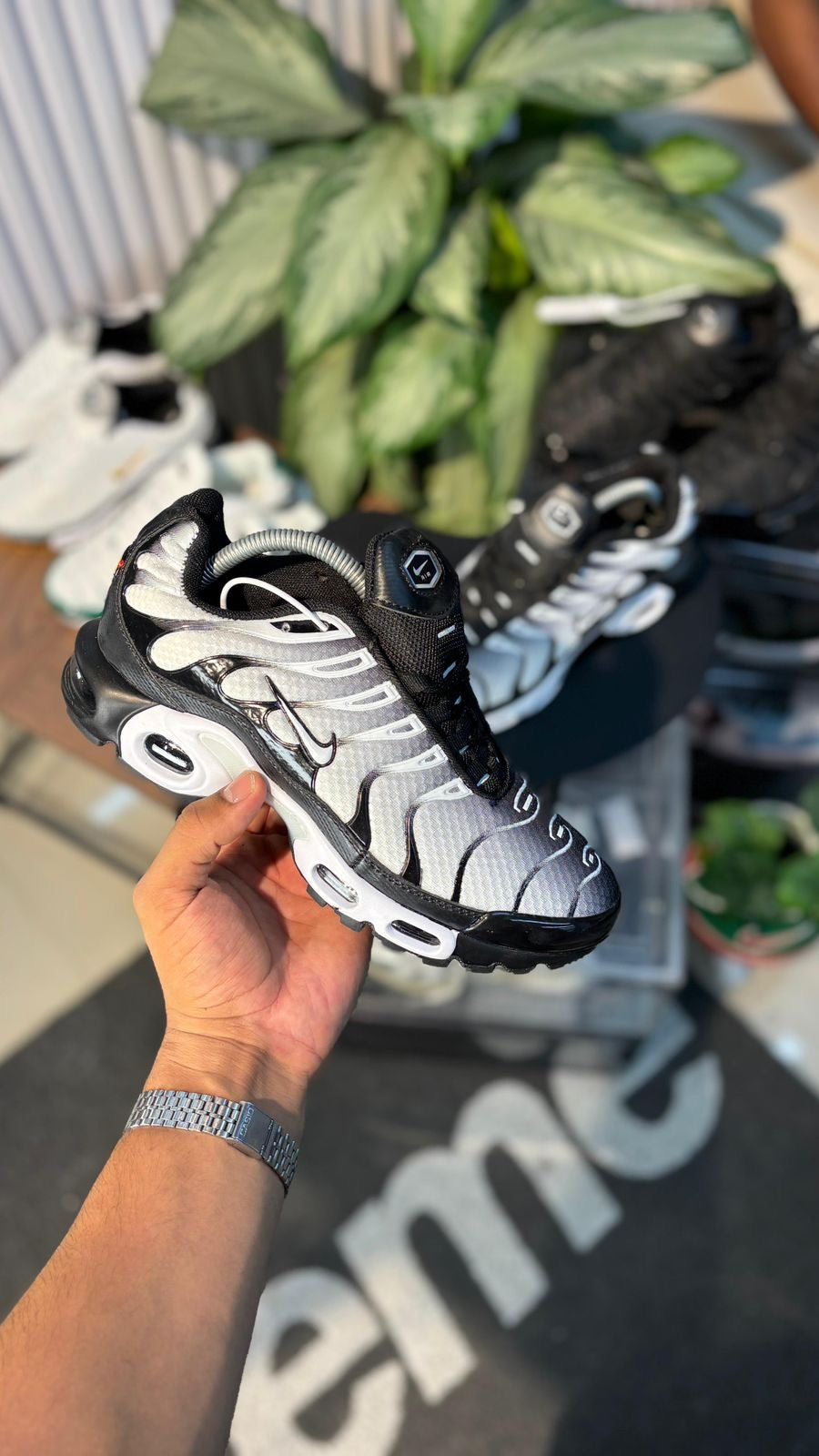 NIKE TN SILVER