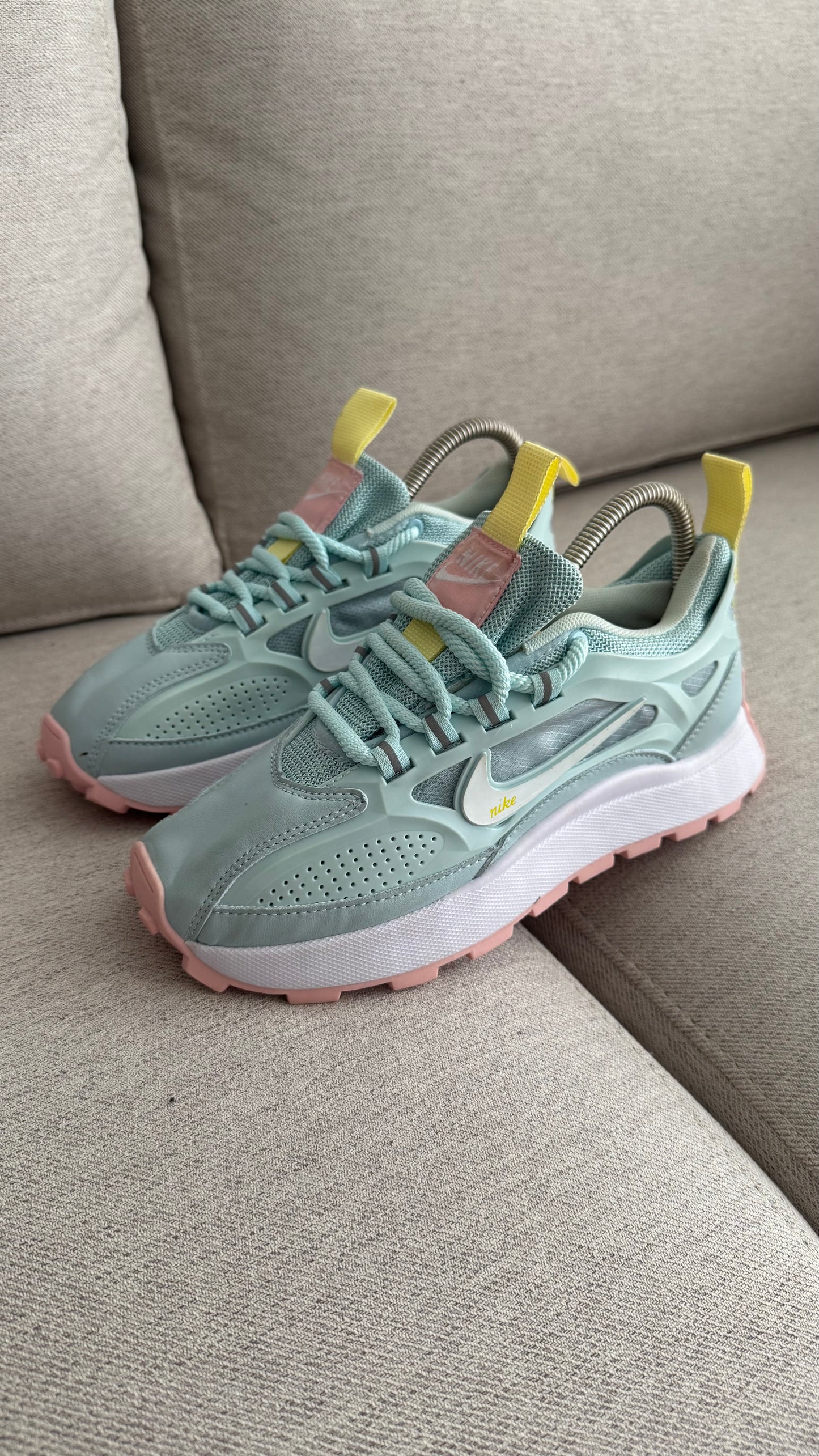 NIKE BALLELY VERDE MENTA