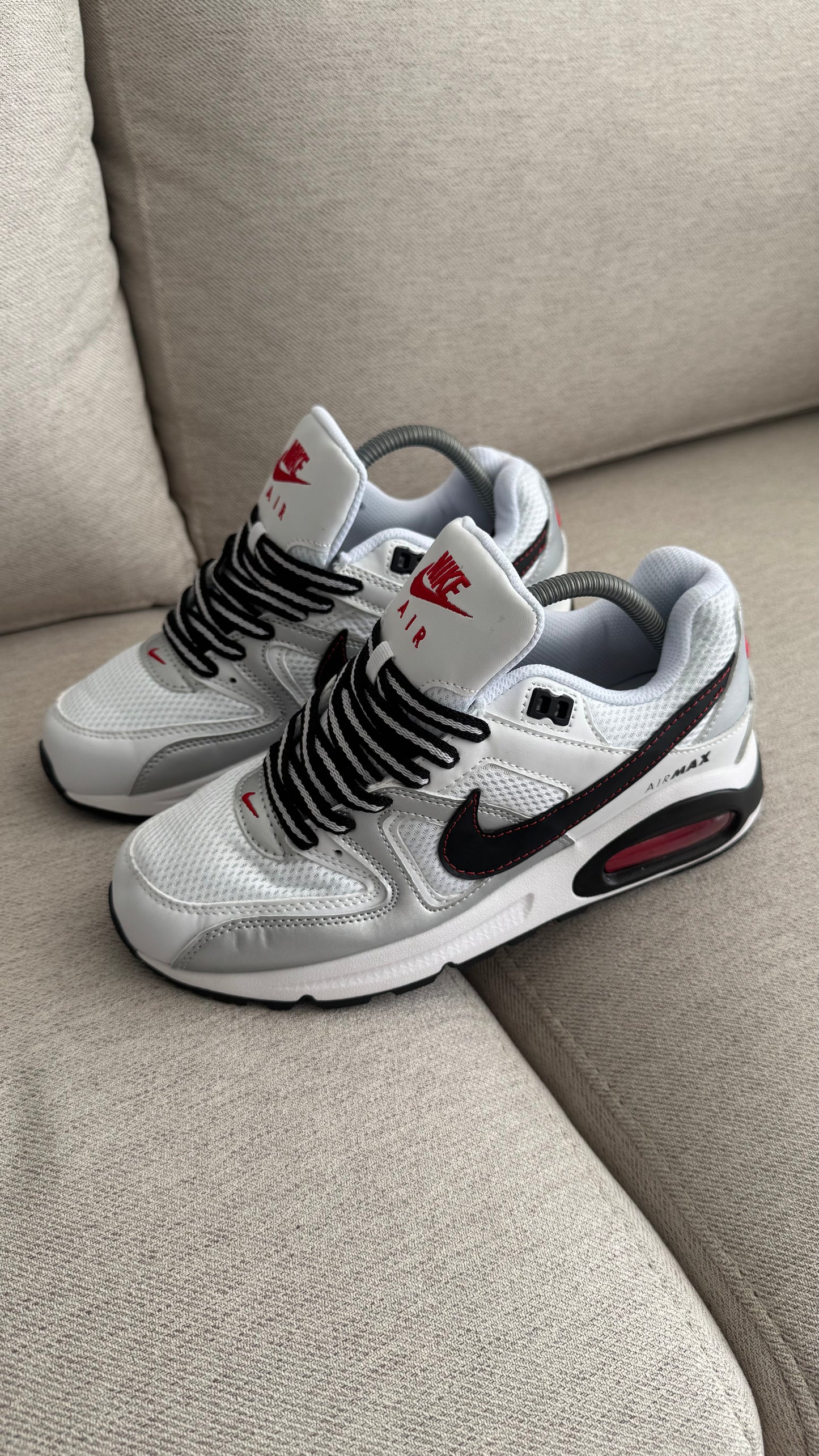 NIKE AIR MAX LTD BLANCO GRIS CHULO NEGRO