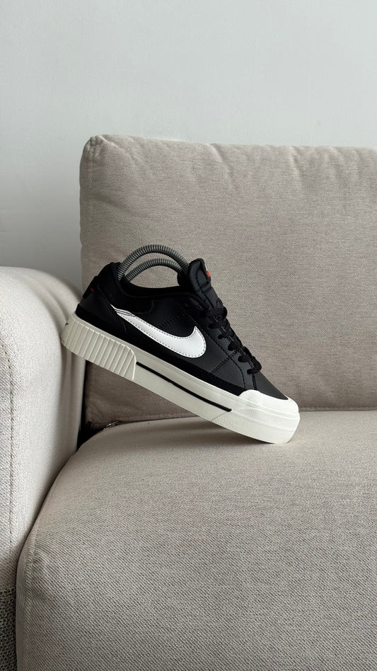 NIKE LEGACY NEGRO BLANCO