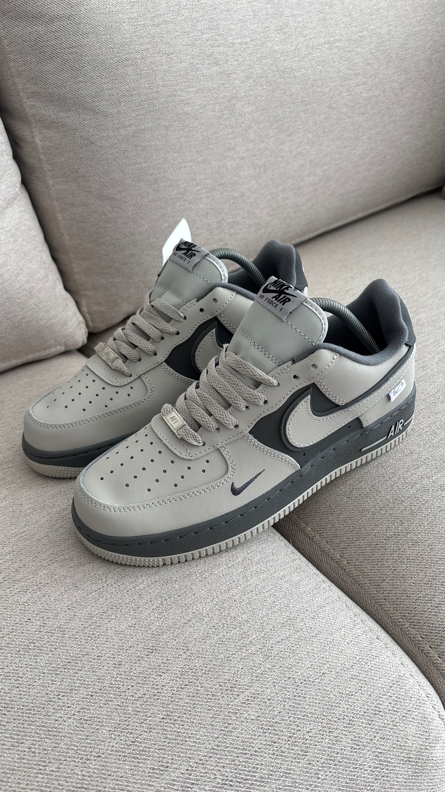 AF1 BLANCO GRIS