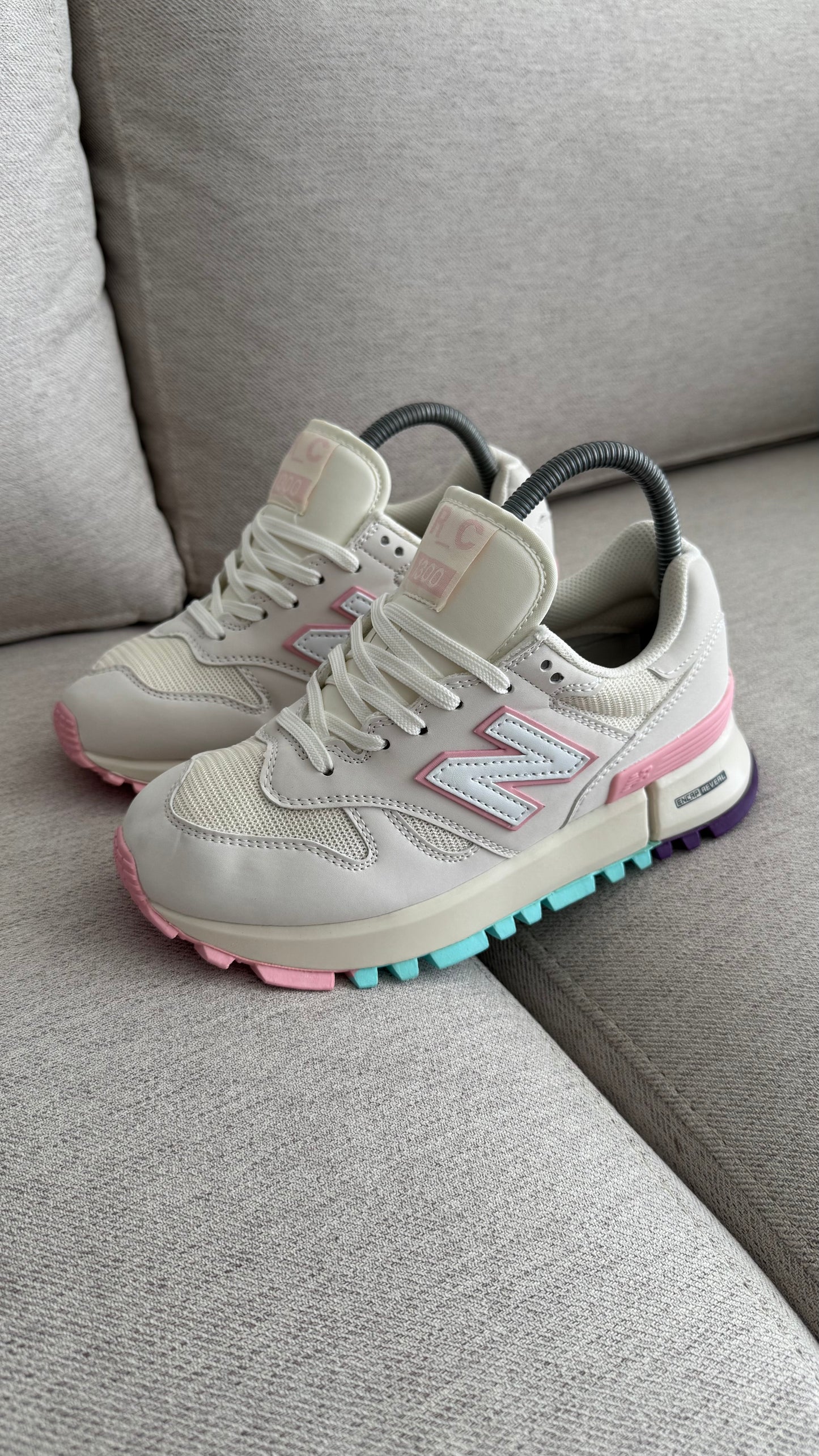 NEW BALANCE 1300 BLANCO ROSADO