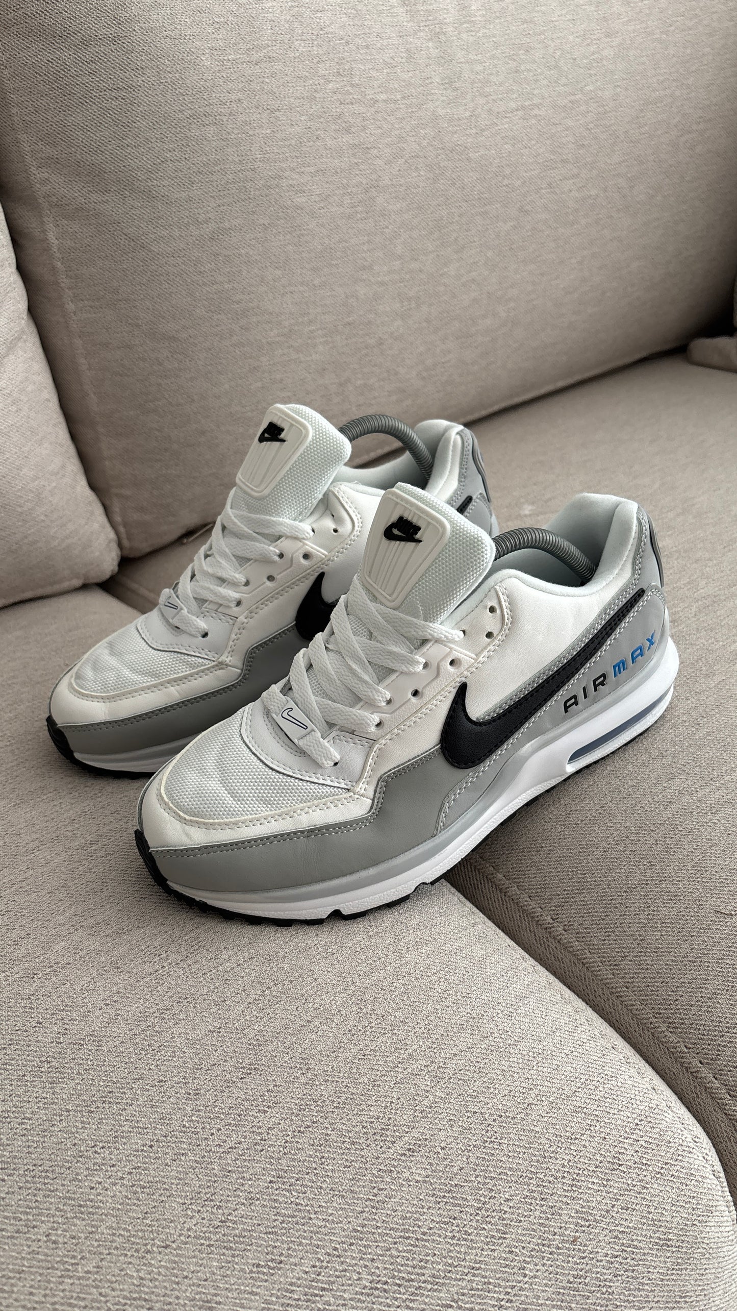 NIKE AIR MAX LTD BLANCO GRIS