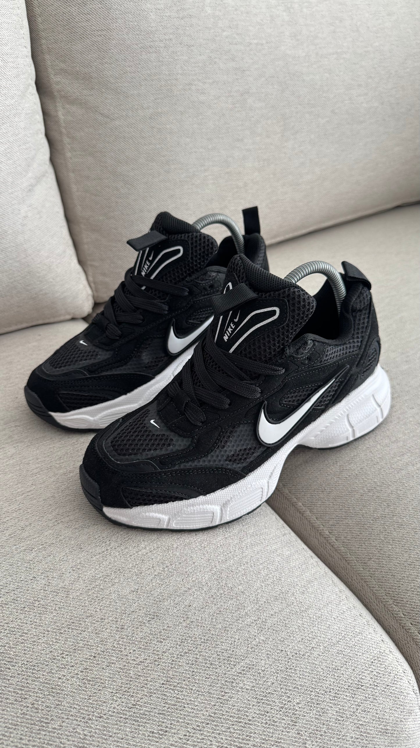 NIKE SKATE TENIS NEGRO BLANCO