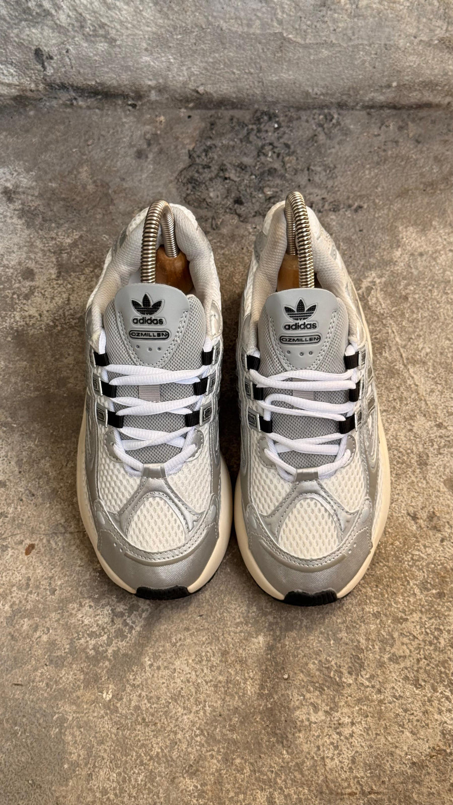 ADIDAS OZMILLEN GRIS NEGRO