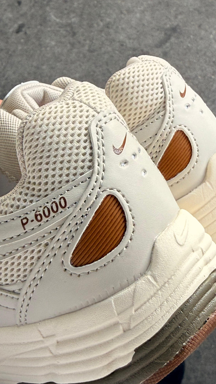 NIKE P6000 BEIGE CAFE
