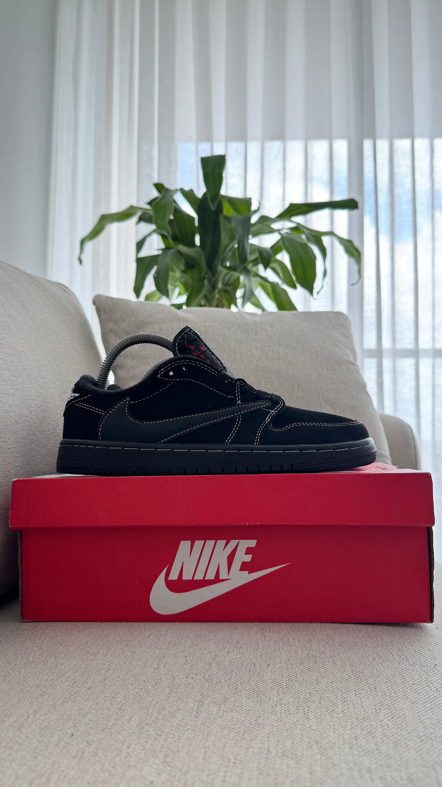 TRAVIS SCOTT NEGRA
