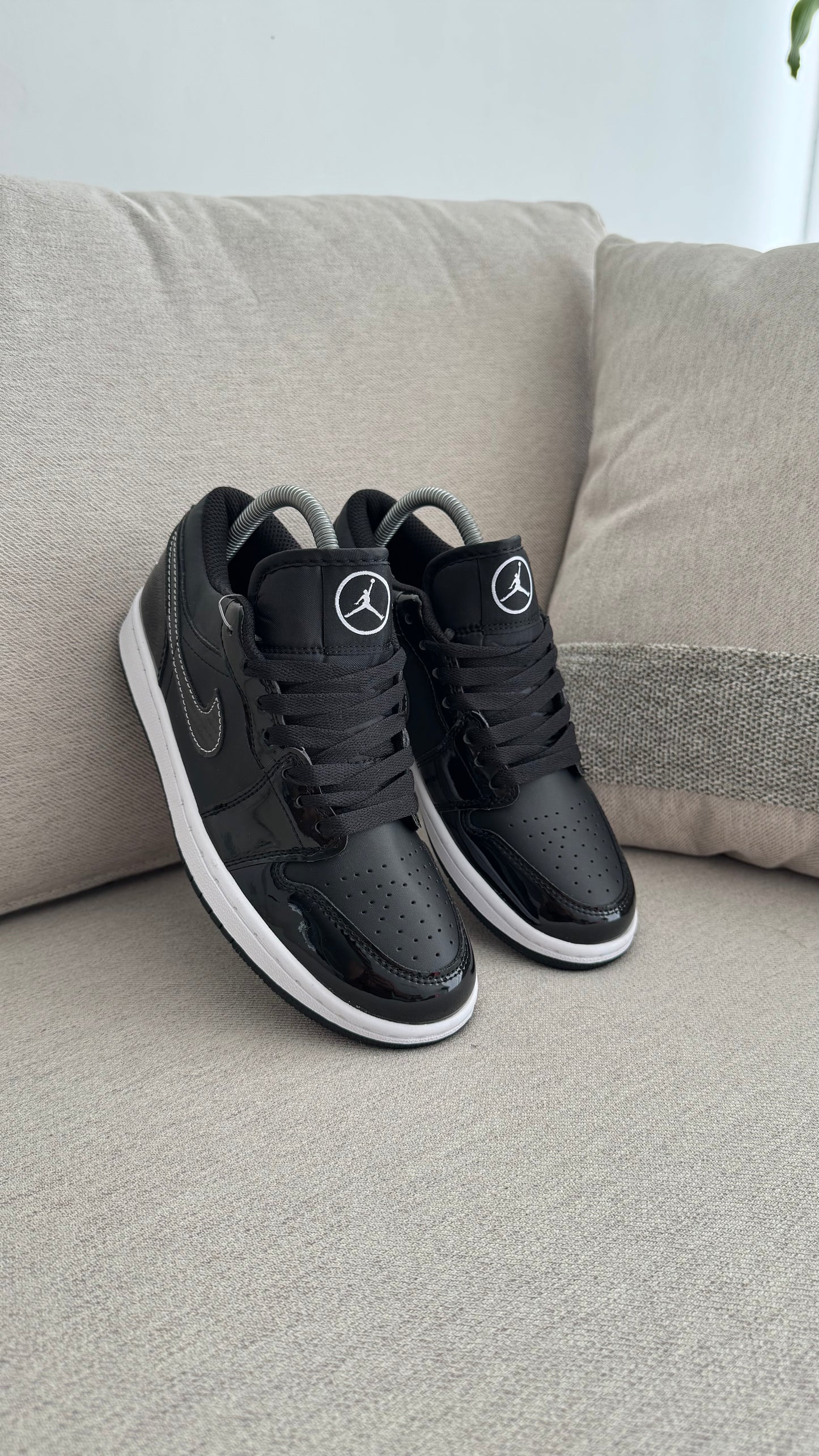 R1 LOW CHAROL NEGRA PROMO