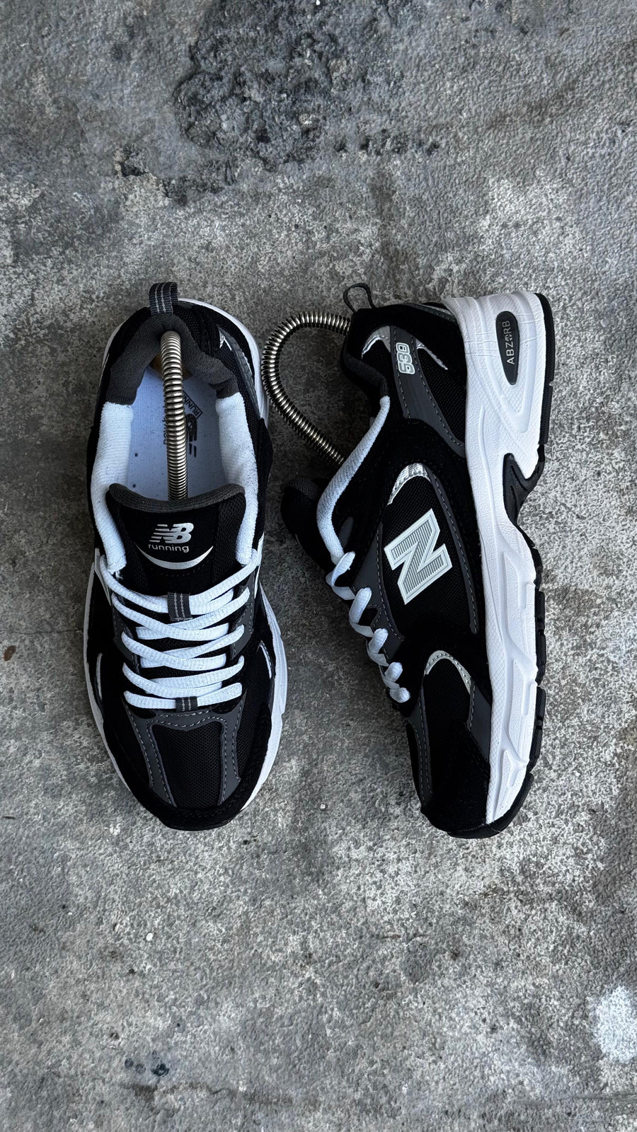 NEW BALANCE 530 NEGRO BLANCO
