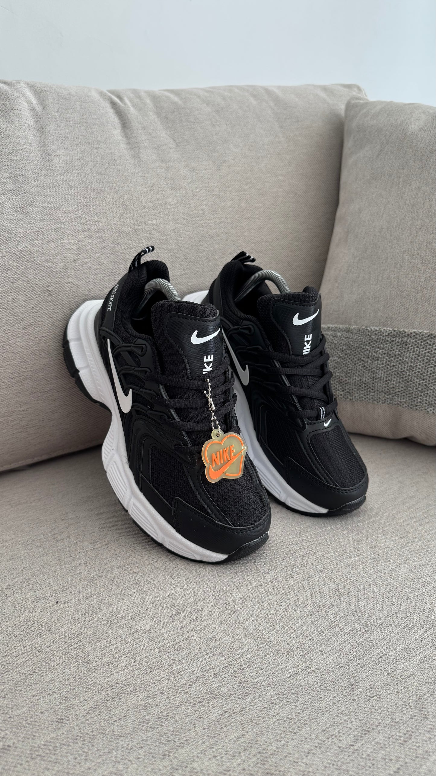 NIKE SKATE NEGRO BLANCO PROMO