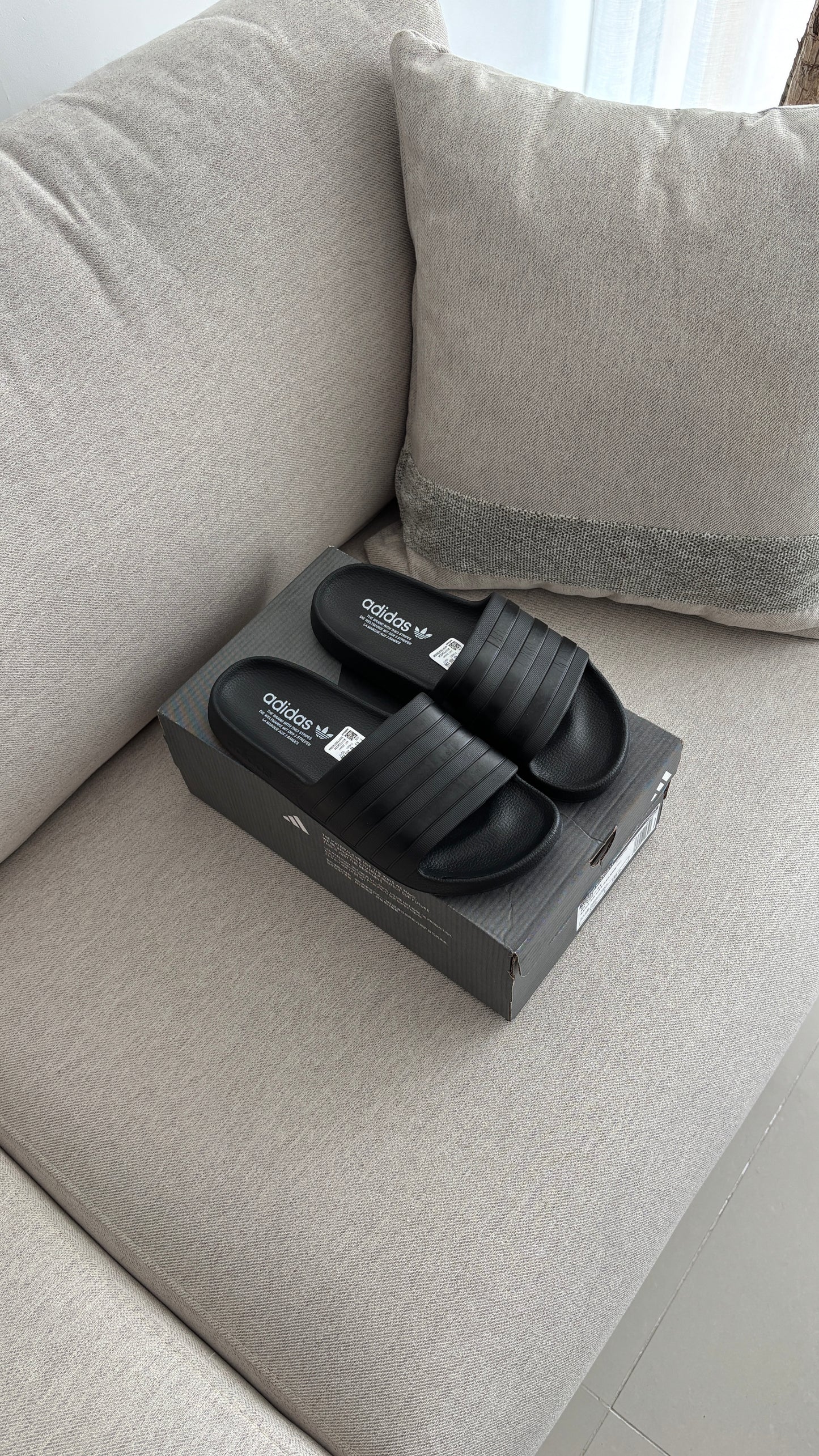 ADIDAS CHANCLAS NEGRAS