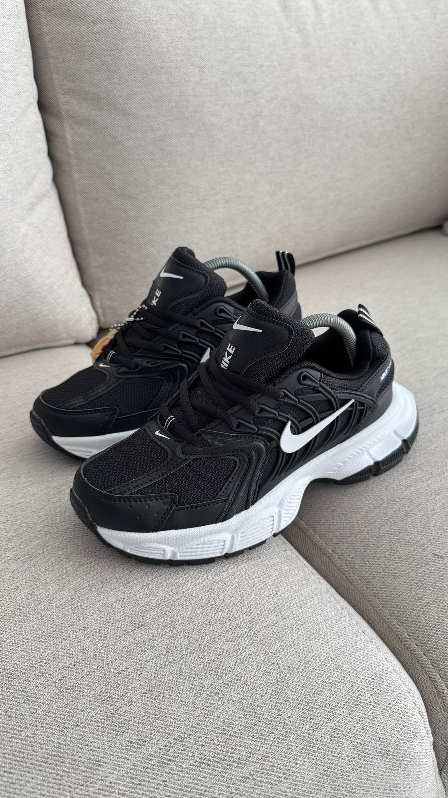 NIKE SKATE NEGRO BLANCO PROMO