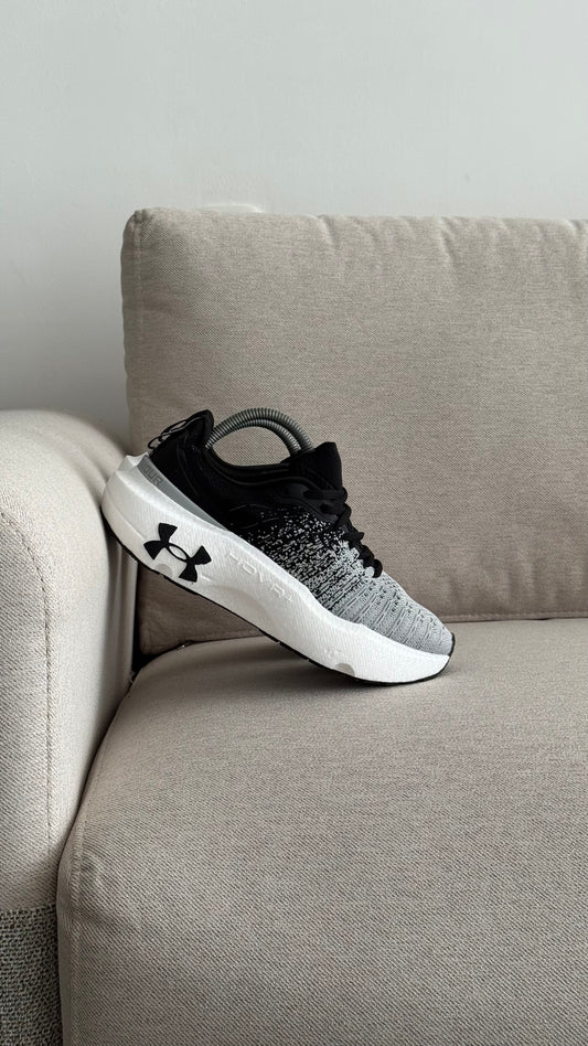 UNDER ARMOUR NEW NEGRO GRIS