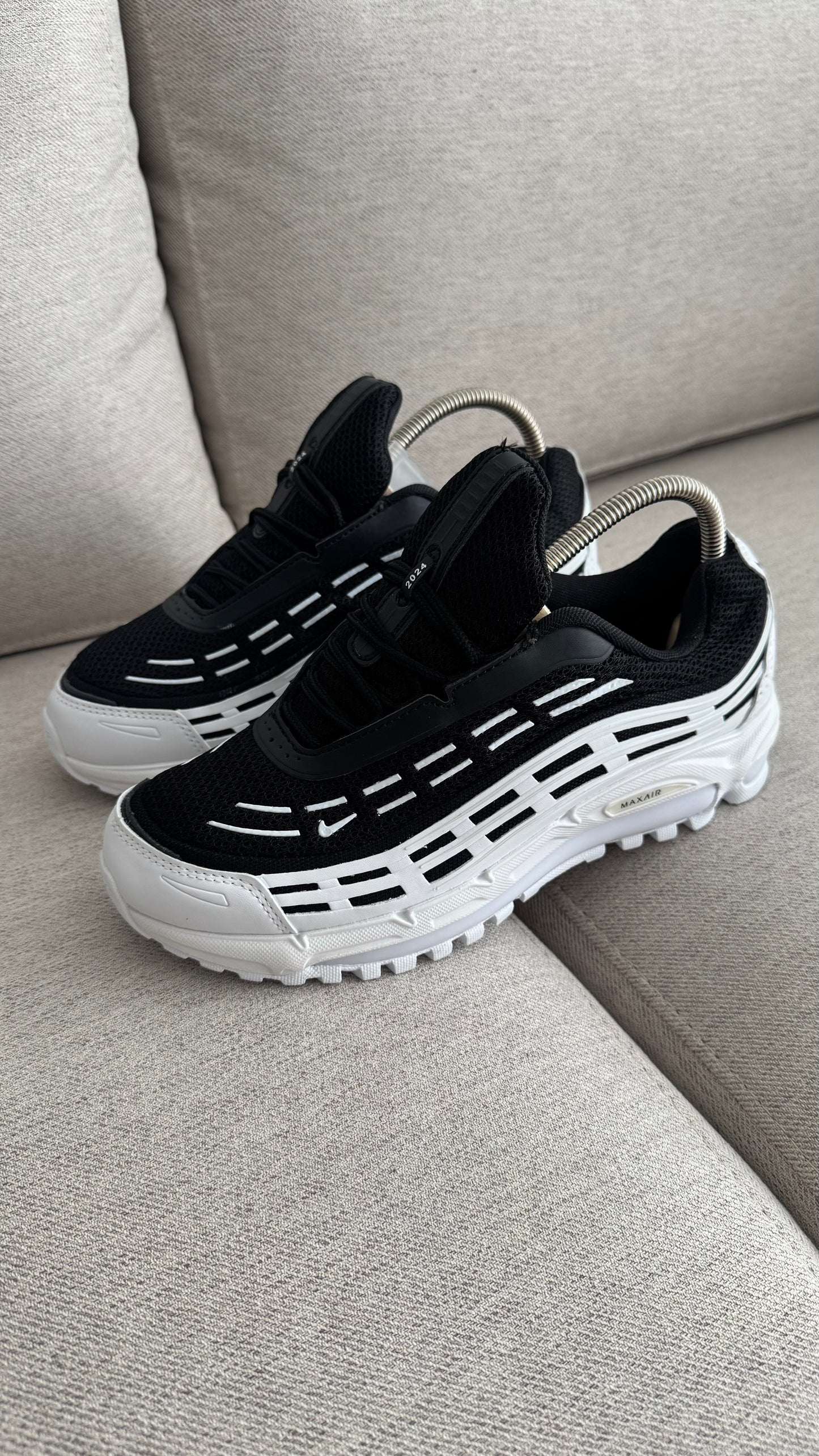 NIKE AIR MAX LT NEGRO BLANCO PROMO