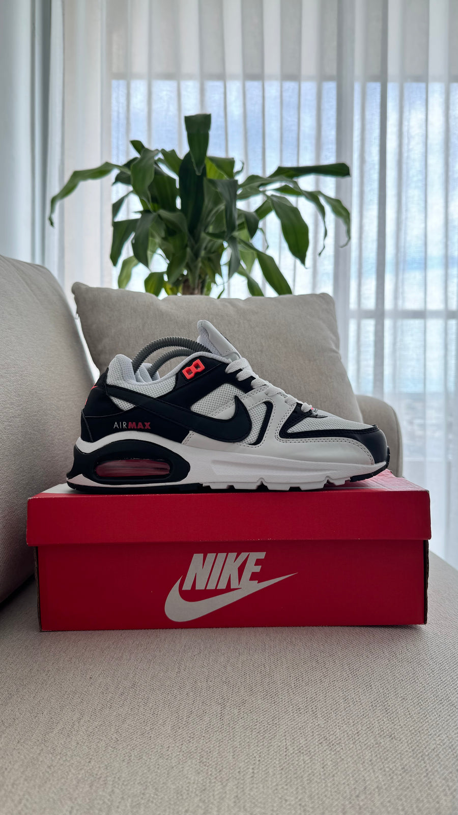 NIKE COMAND BLANCO NEGRO ROJO