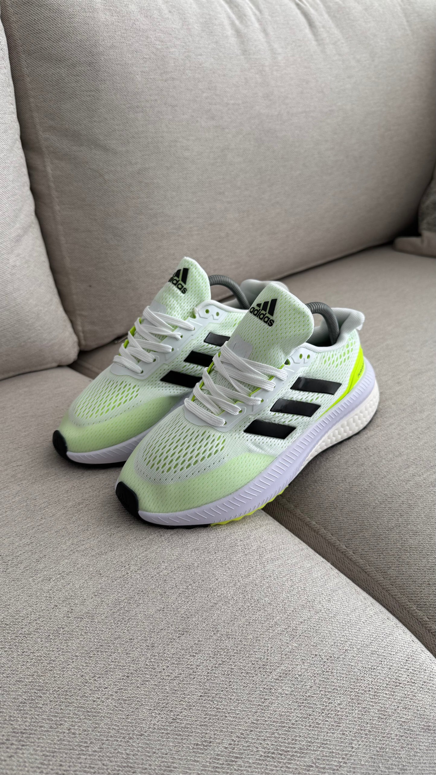 ADIDAS PUREBOOST 2025 BLANCO VERDE (Copia) (Copia)