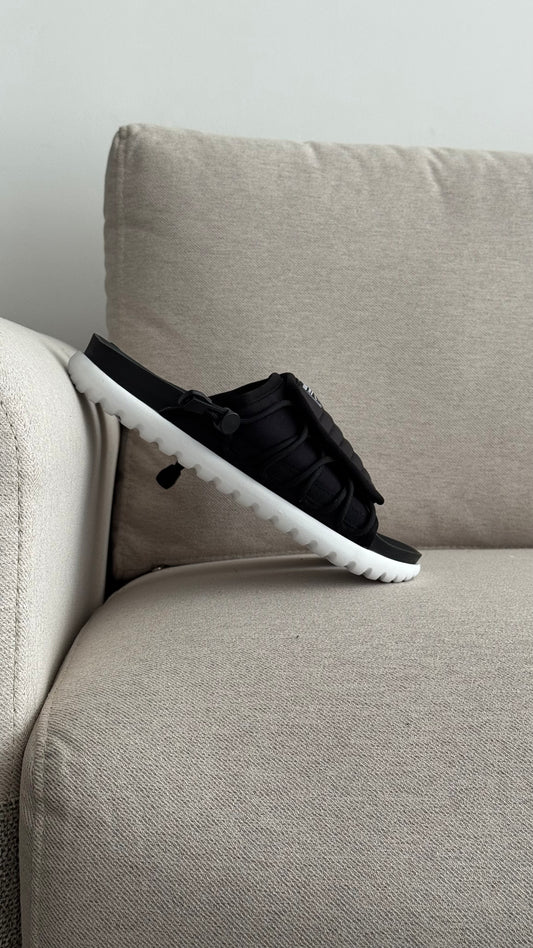 NIKE CHANCLA ASUNA NEGRO BLANCO