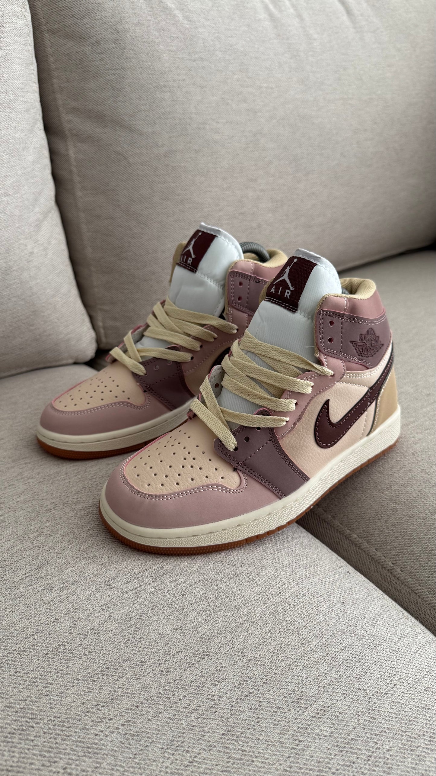 NIKE R1 JORDAN BOTA VINOTINTO