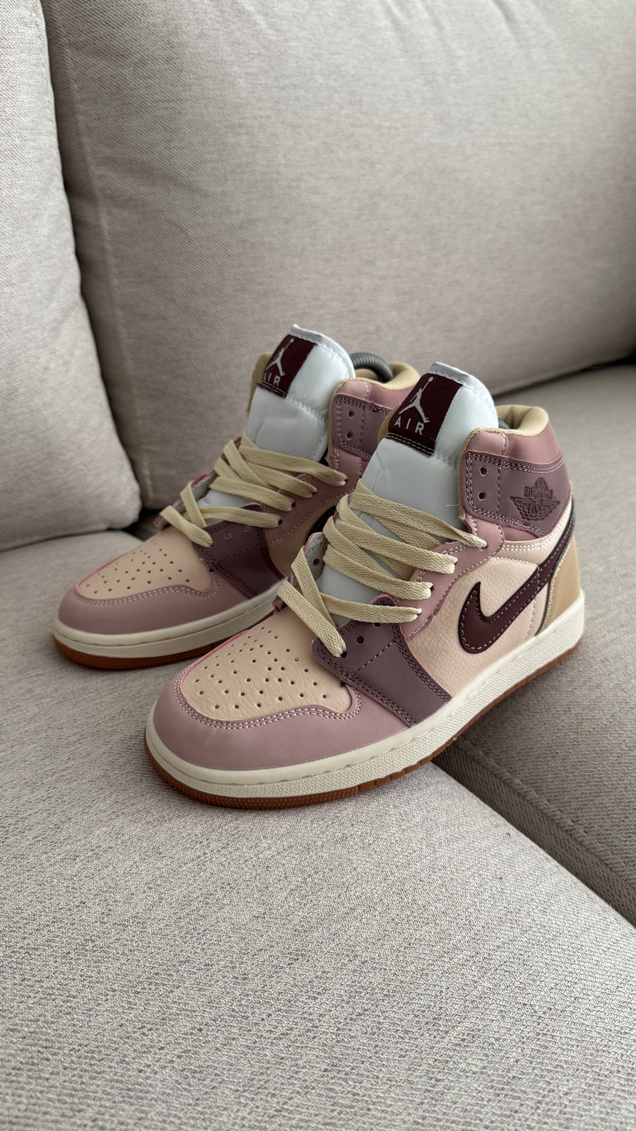 NIKE R1 JORDAN BOTA VINOTINTO