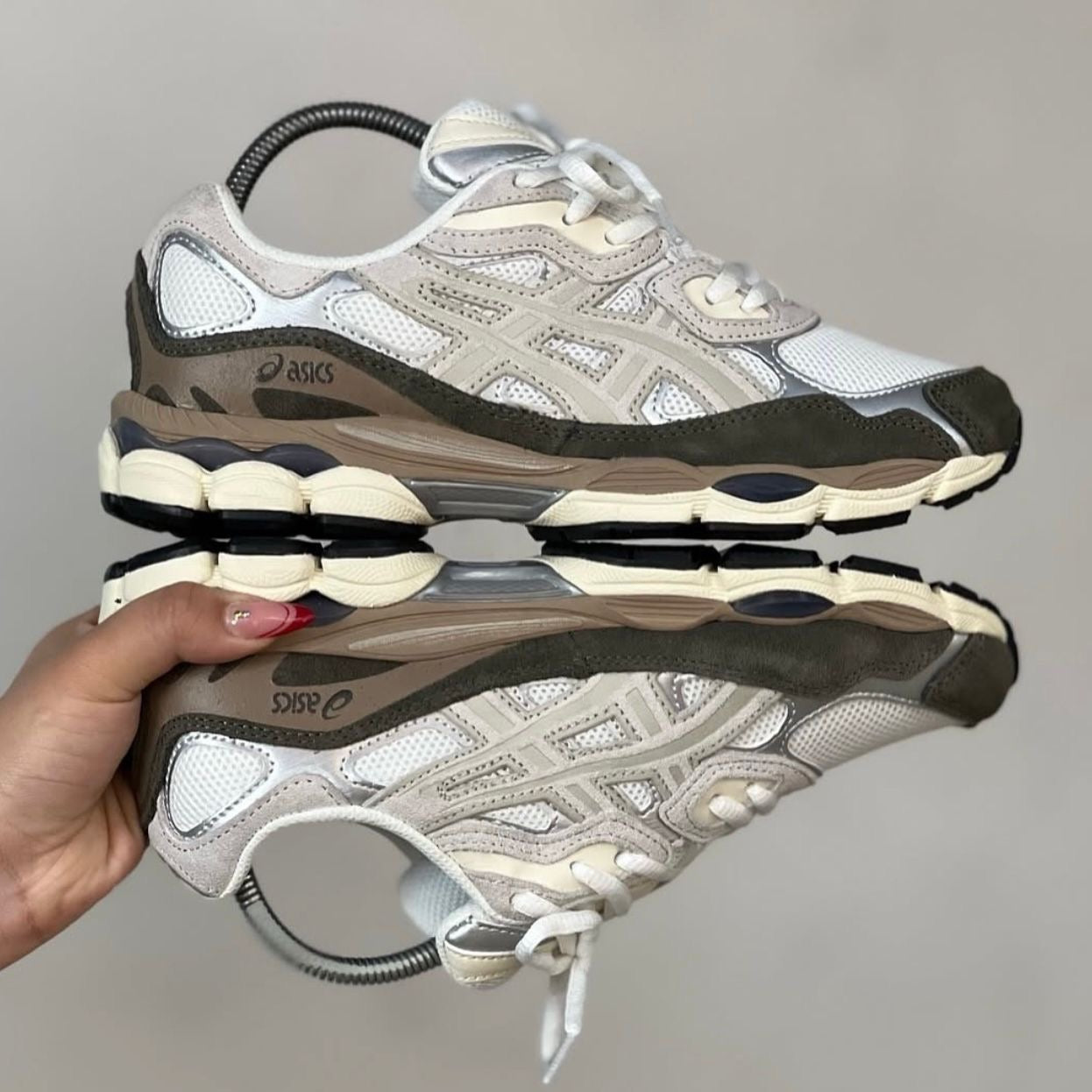 ASICS BLANCO CAFE