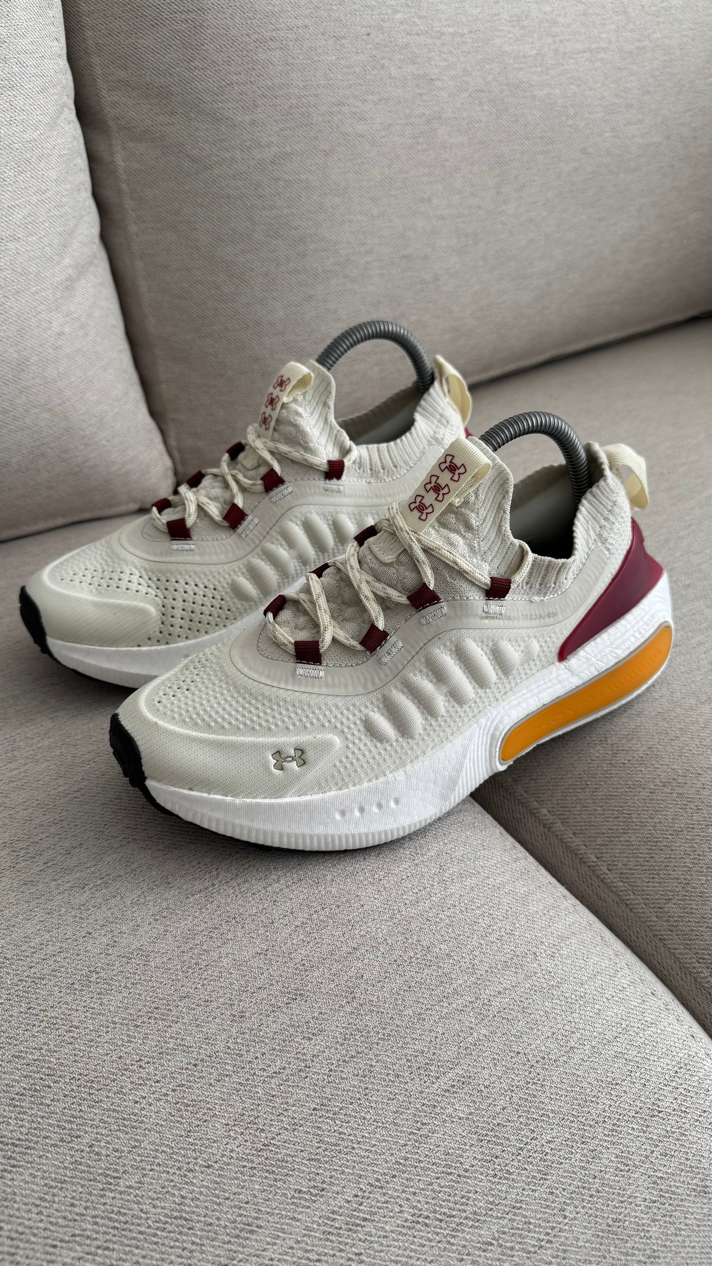 UNDER ARMOUR GRIS NARANJA