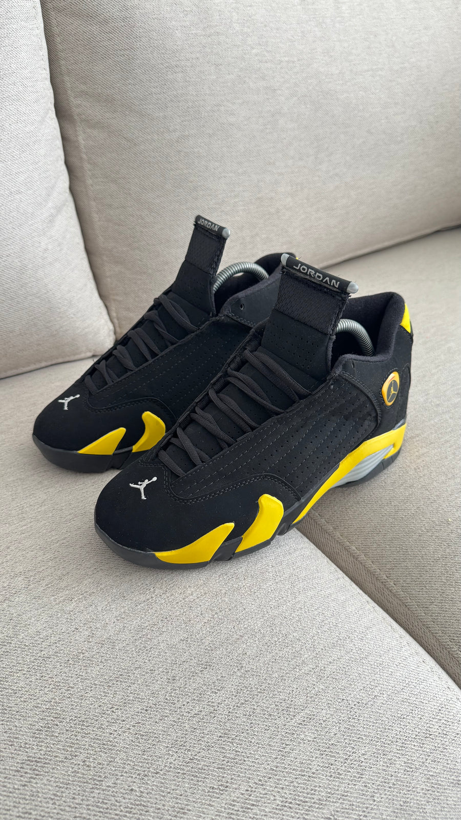 NIKE JORDAN RETRO 14 NEGRO AMARILLO