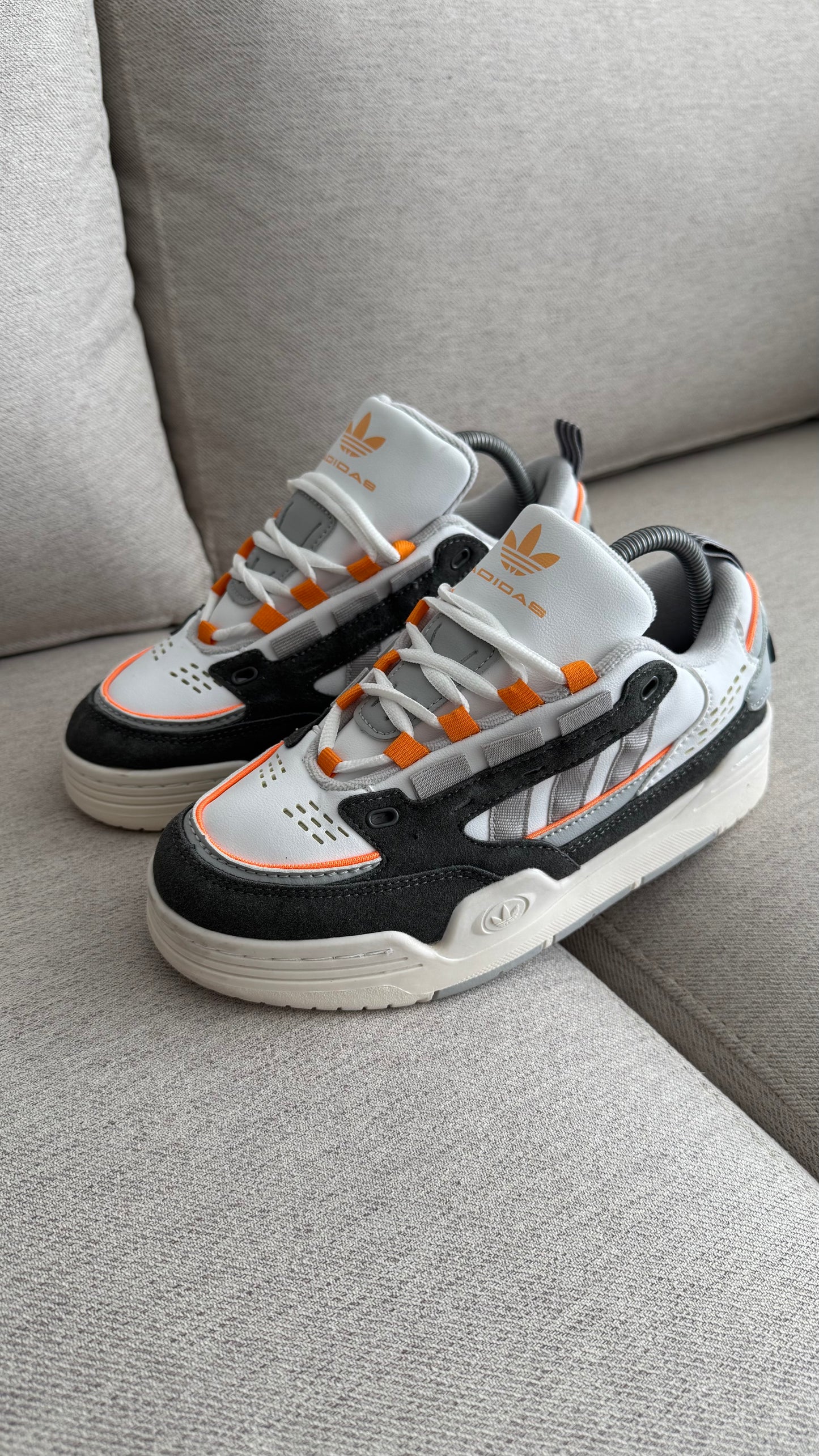 ADI2000 BLANCO GRIS