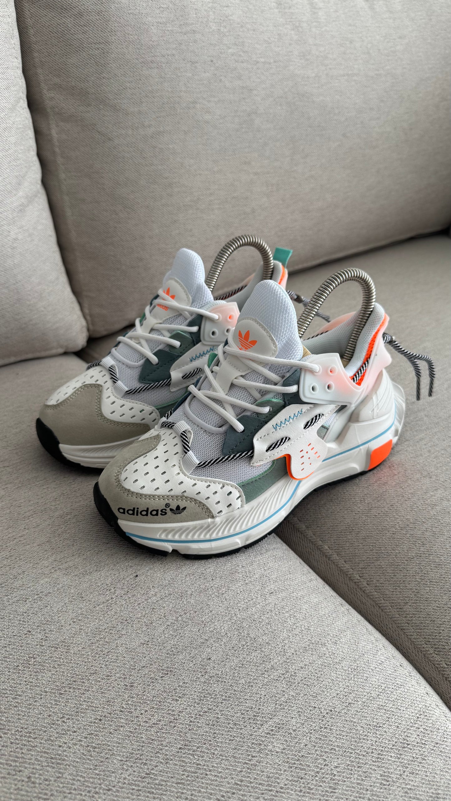 ADIDAS SICAGE BLANCO NARANJA