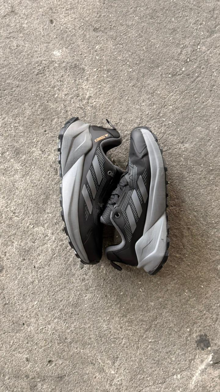 ADIDAS TERREX 2025 NEGRO GRIS