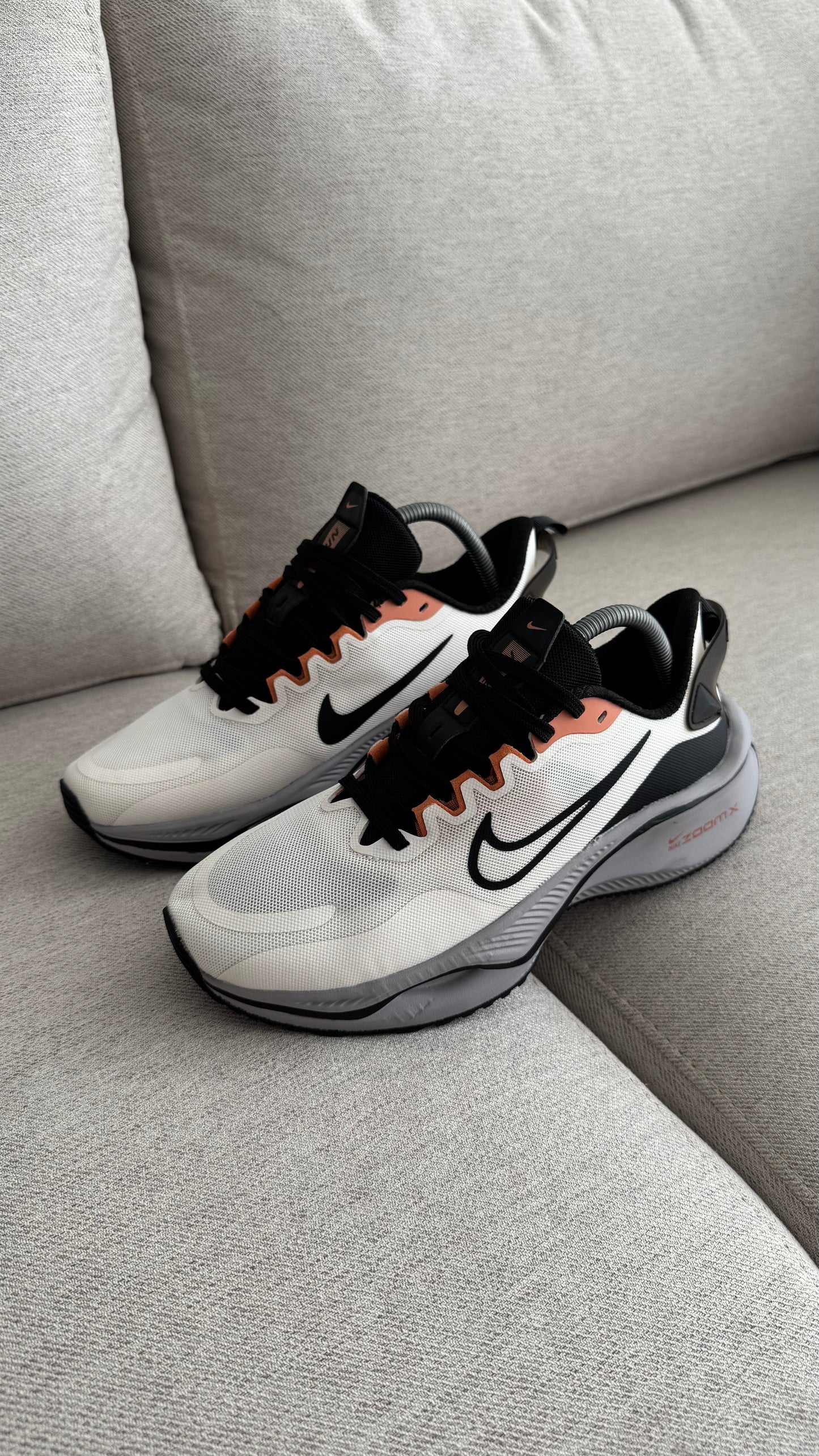 NIKE ZOOM CARITA BLANCO GRIS NEGRO