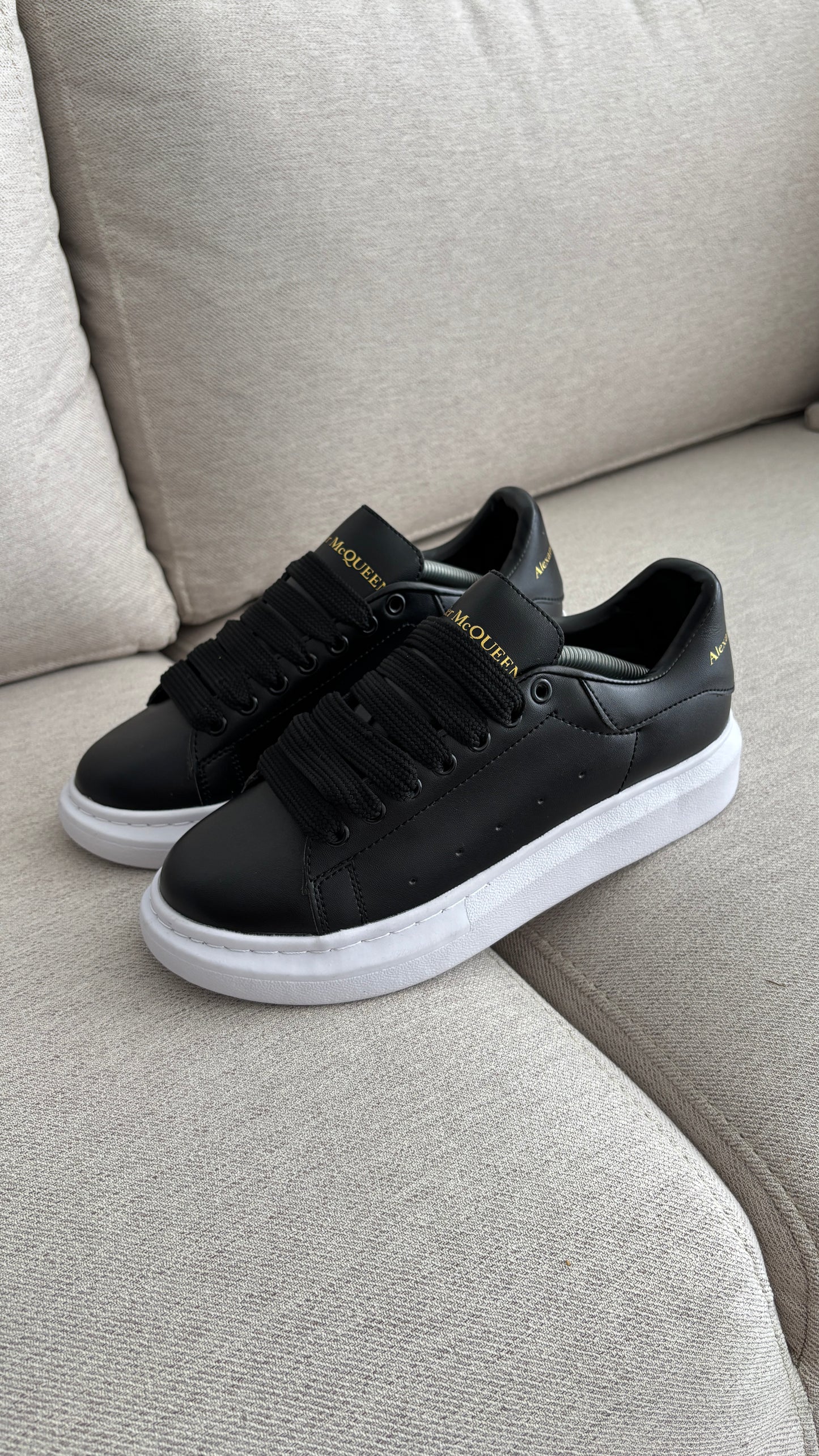 ALEXANDER MCQUEEN NEGRO BLANCO