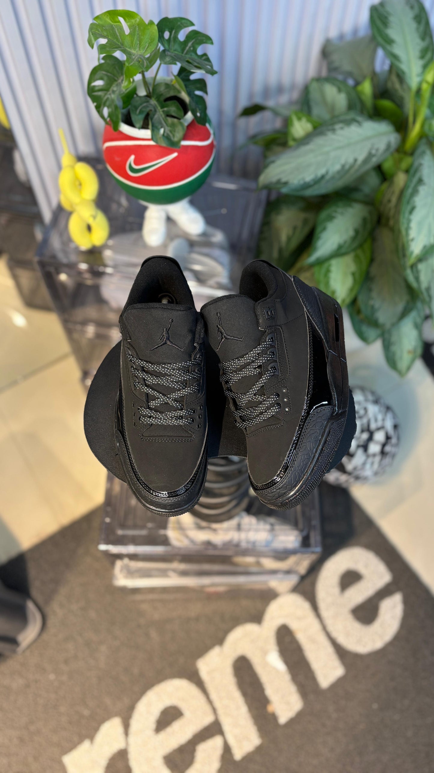 JORDAN RETRO 3 NEGRA