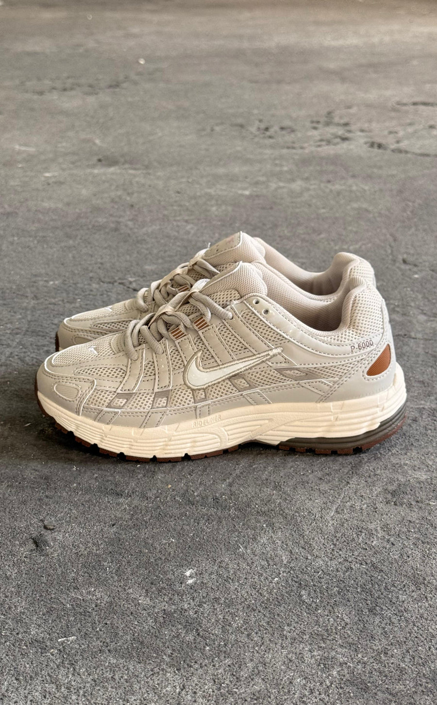 NIKE P6000 BEIGE CAFE