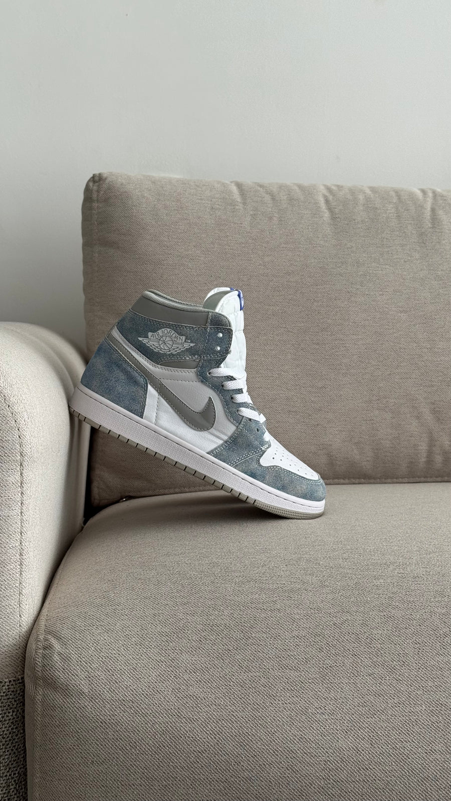 NIKE JORDAN RETRO CIELO BLANCO AZUL CIELO