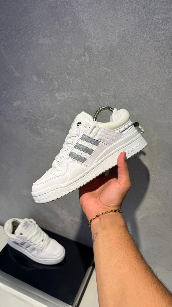 ADIDAS BAD BUNNY BLANCO