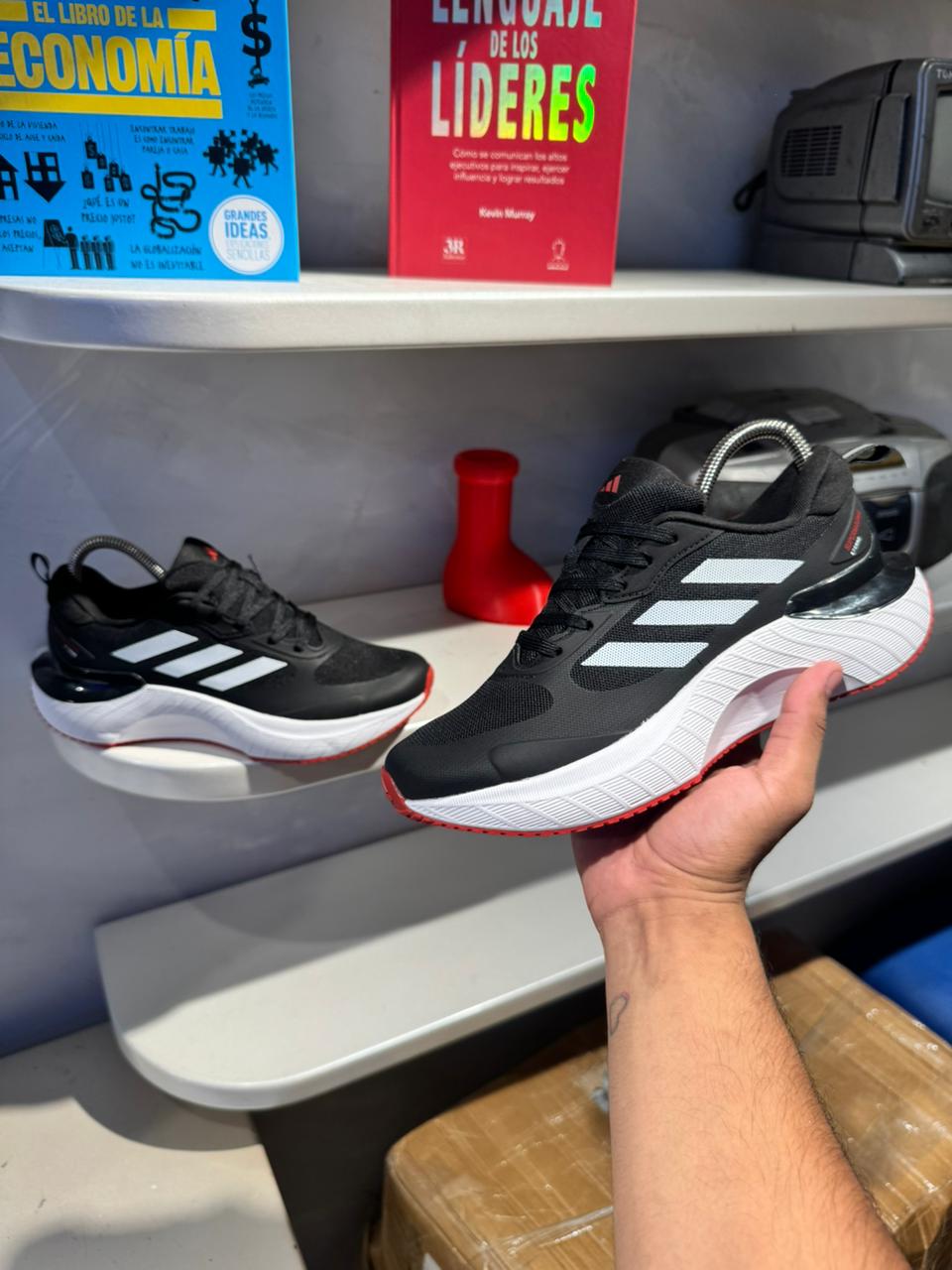 ADIDAS SUPERMAGMA NEGRO ROJO