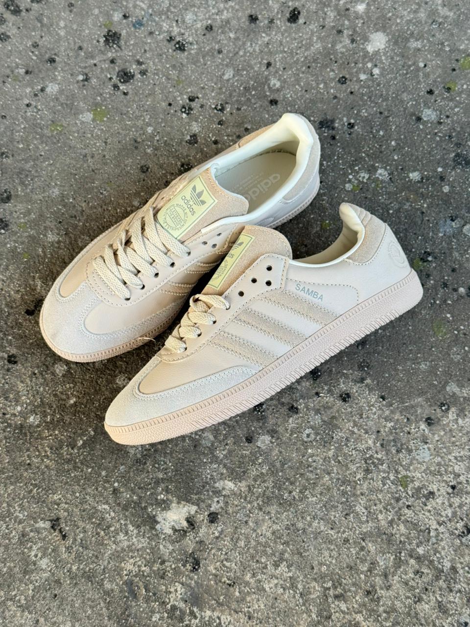 ADIDAS SAMBA BEIGE - 36 ADIDAS SAMBA BEIGE - 36