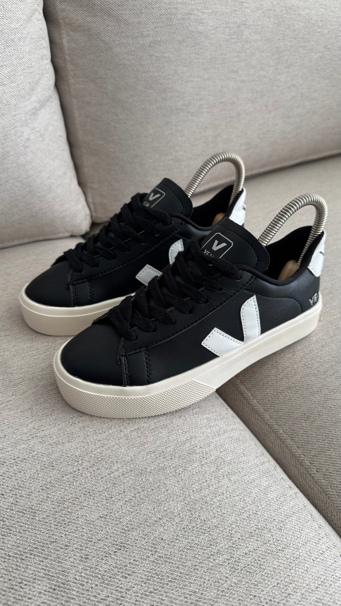 VEJA NEGRO BLANCO PROMO