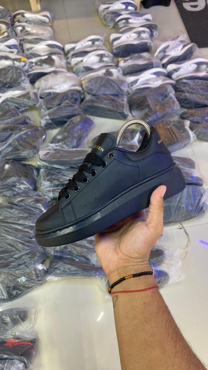 ALEXANDER MCQUEEN NEGRO