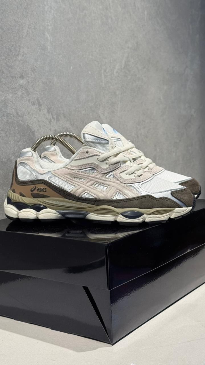 ASICS BLANCO CAFE