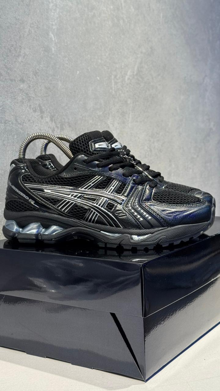 ASICS NEGRO LINEA BLANCA