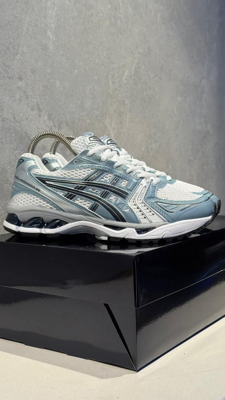 ASICS PLATA