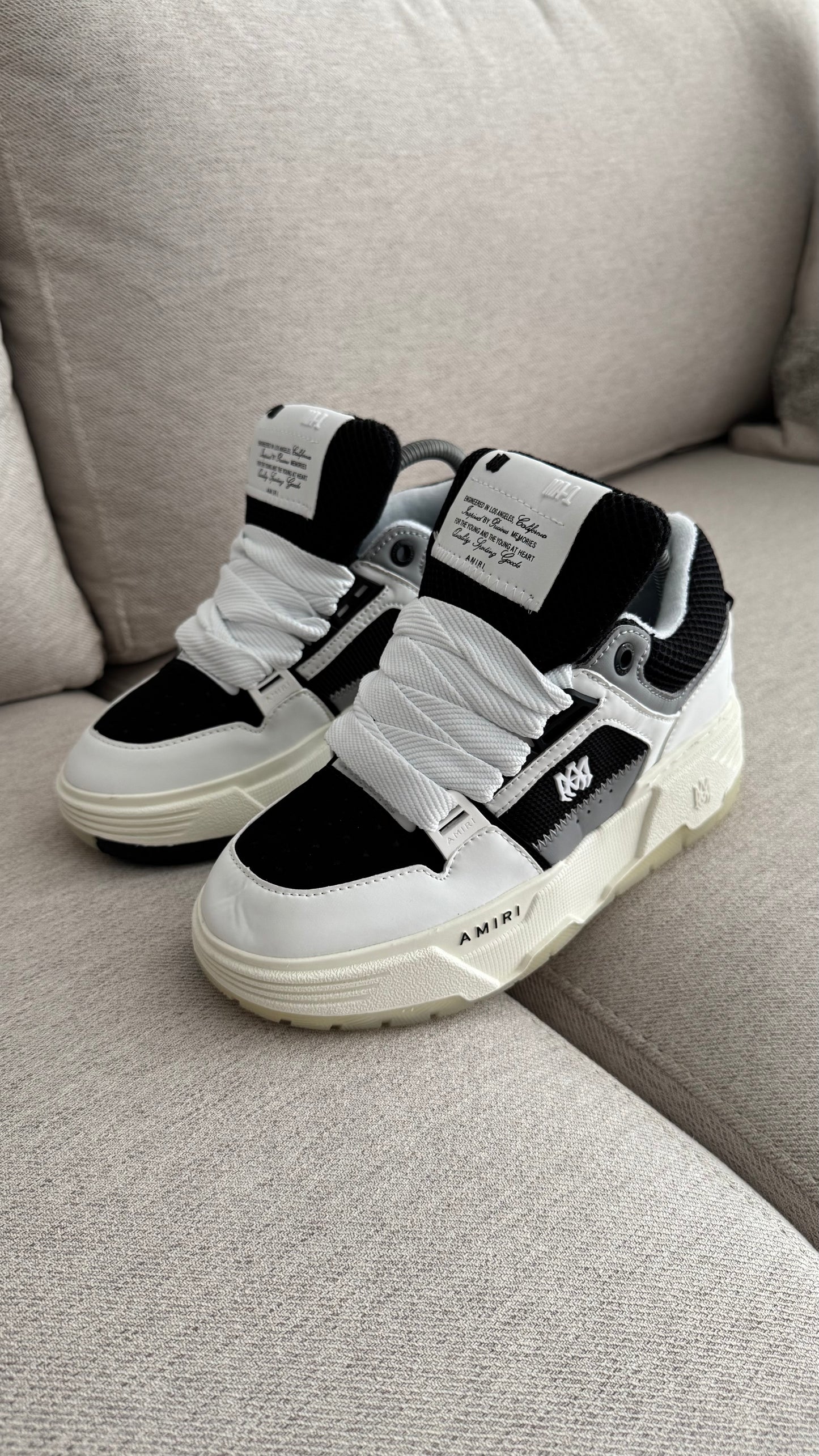 AMIRI CLASICO BLANCO NEGRO