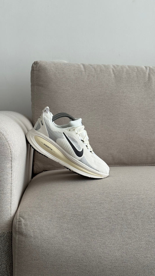 NIKE ZOOM X BLANCO BEIGE