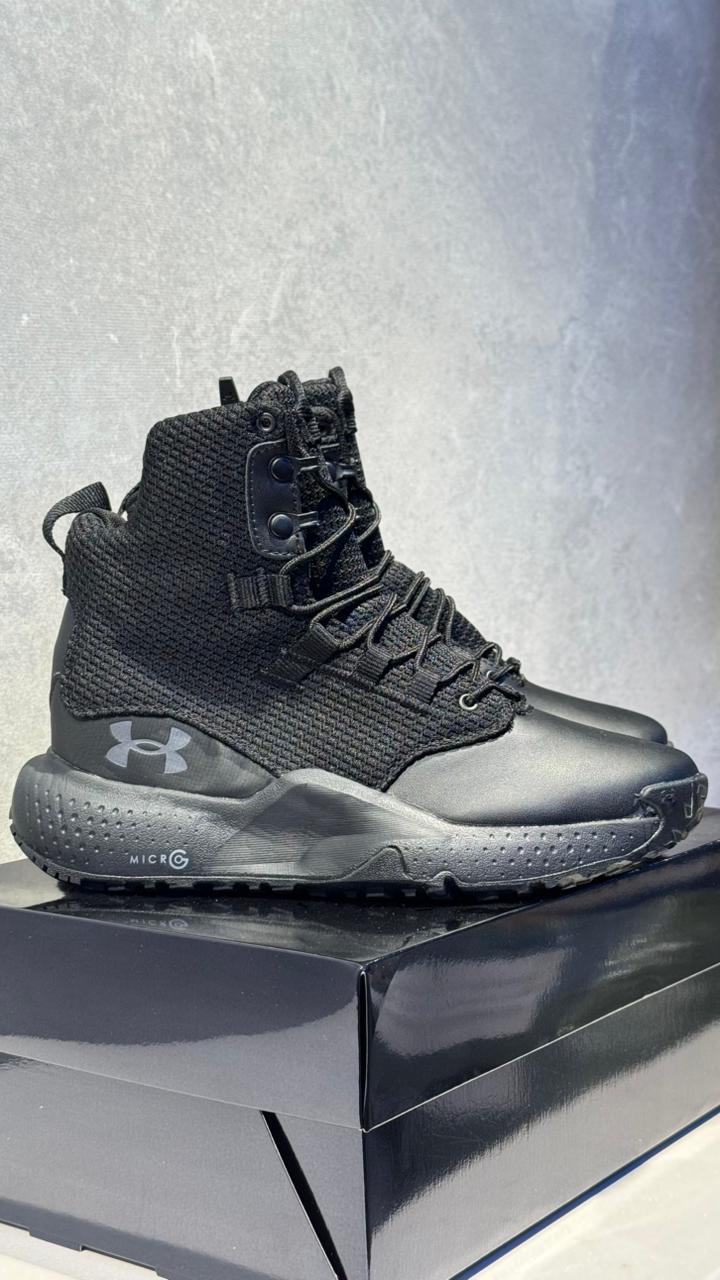BOTA UNDER ARMOUR MICRO NEGRA