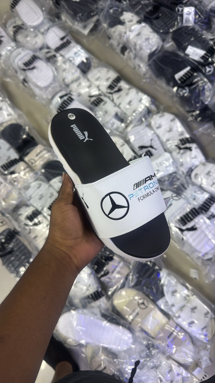 CHANCLAS PUMA AMG BLANCA NEGRA