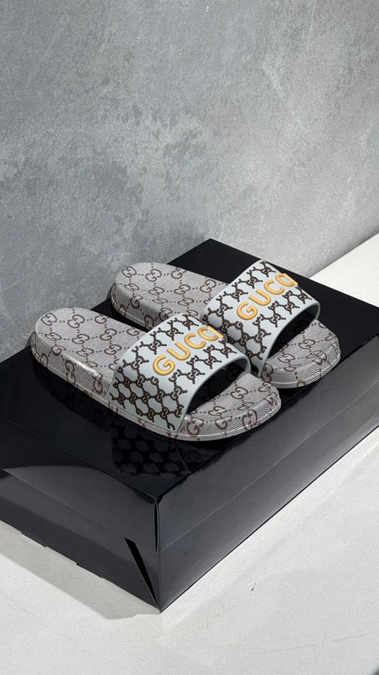 CHANCLA GUCCI BEIGE