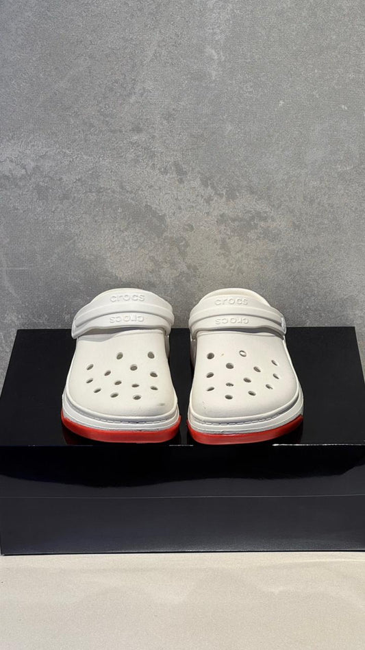 CROCS BLANCA ROJA