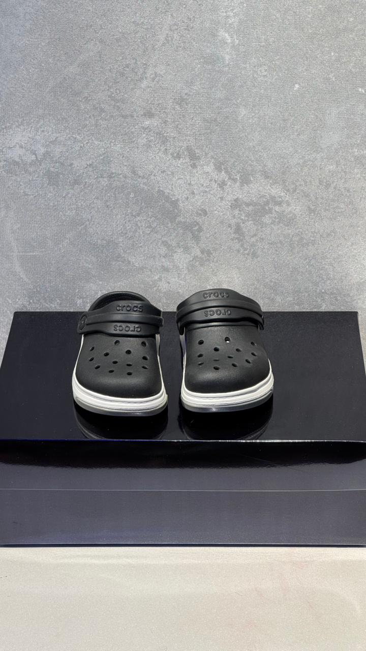CROCS NIÑOS NEGRO BLANCO