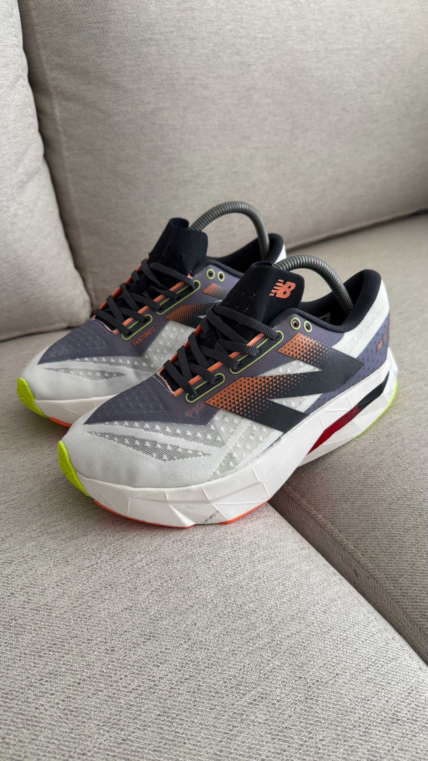 NEW BALANCE ELITE GRIS ROJO